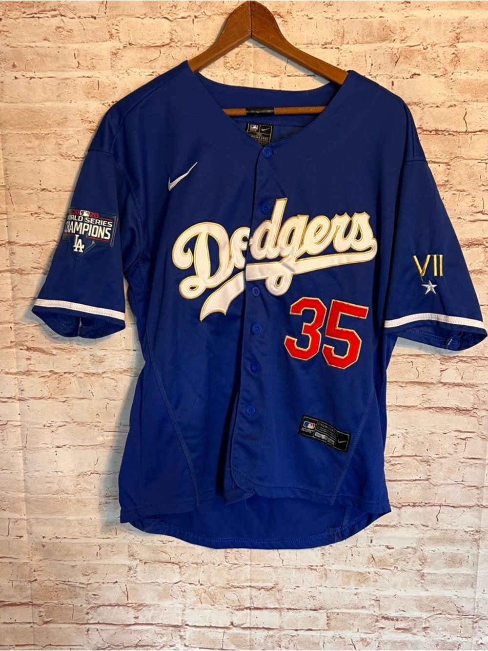 Dodgers nike Rare special edition gold program jersey. Dodgers #35 Bellinger.